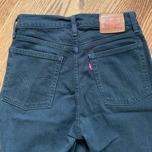 Levi’s black straight leg jeans W26